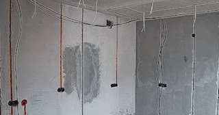 Прокладка кабеля в штробе в Азнакаево – расценки от 212 руб - ЭлектроЗнк
